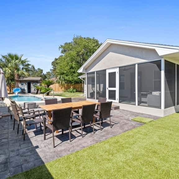 Sunshine Court - Image 1