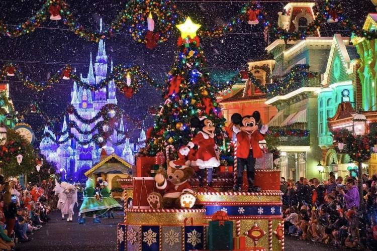 magical places in florida to visit for vacation during christmas and winter holidays