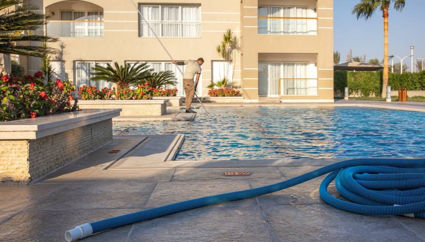 pool cleaning florida beach maintenance