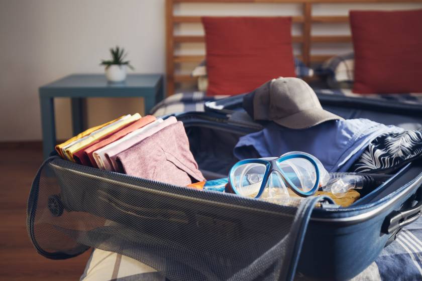 family vacation packing your travel bag for beach